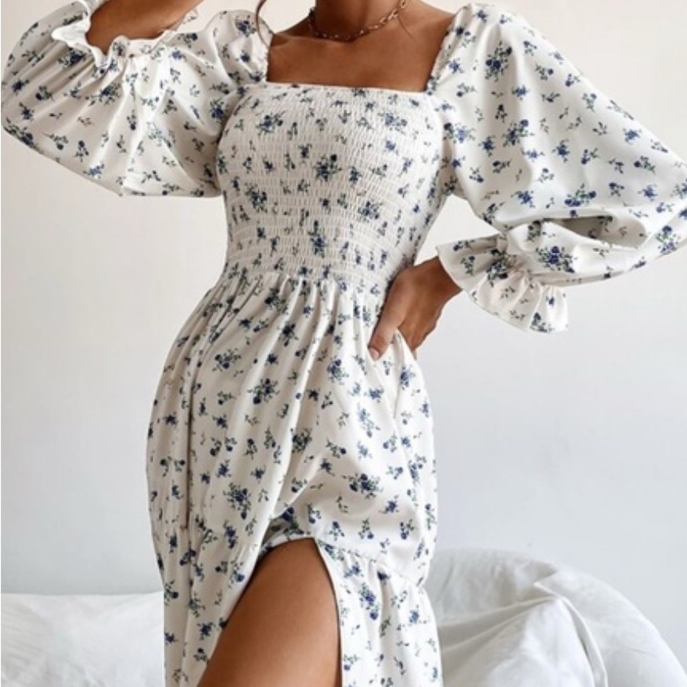 House of Harlow 1960 Blue Floral Long Sleeve Dress